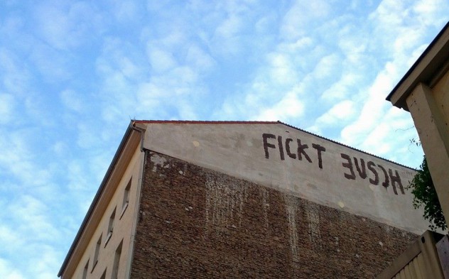 Graffiti in Kreuzberg: Kampansage oder Randansage? (Foto: Enrico Seligmann)